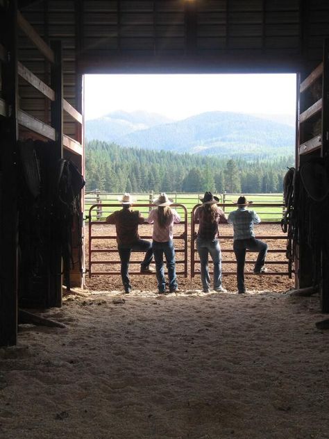 Ranch In Montana, Ranches Living, Montana Ranch, Ranch Farm, Rodeo Life, Western Life, Guest Ranch, Dude Ranch, Country Lifestyle