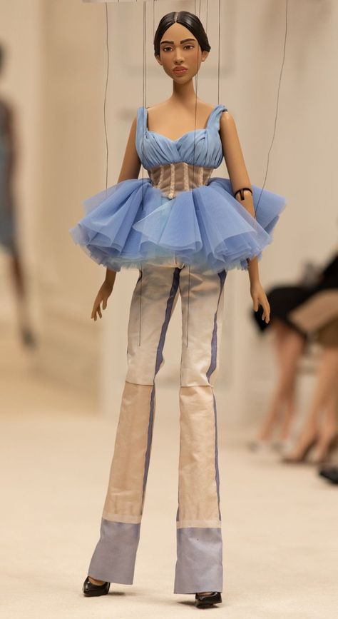 Puppet Fashion, Moschino 2021, Moschino 2020, Moschino Runway, Paris Fashion Week Chanel, Jeremy Scott Moschino, What Is Fashion, Frilly Dresses, Vogue Germany