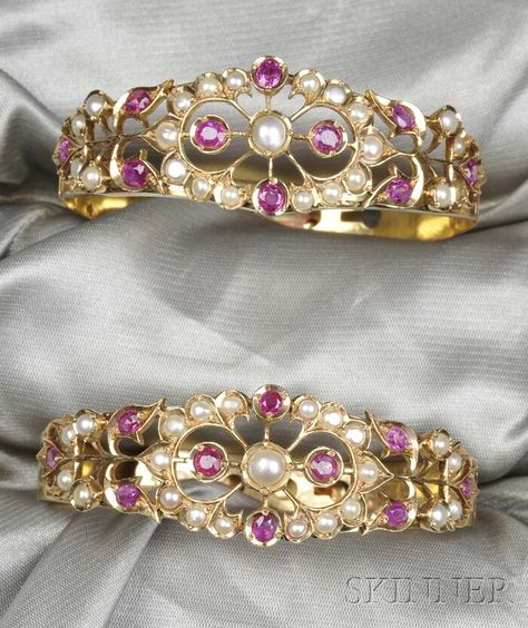 Diamond Earrings Indian, Ruby And Pearl, Vintage Indian Jewelry, Traditional Bangles, Bracelets For Sale, Cultured Pearl Bracelet, Pearl Jewels, Pearl Bracelets, Antique Bracelets