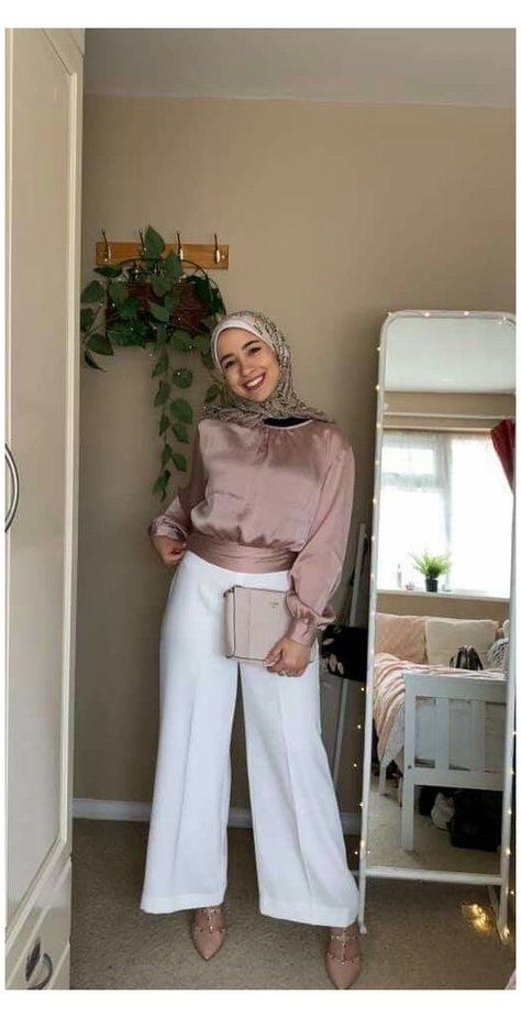 Classic Blouses For Women Hijab, Modest Soiree Outfits, Hijab Outfit For Party, Blouse Soiree Outfit Hijab, Elegant Outfit Hijab Ideas, Hijabi Soiree Outfits, Graduation Outfits Hijab, Hijab Classic Outfit, Classic Outfits Hijab