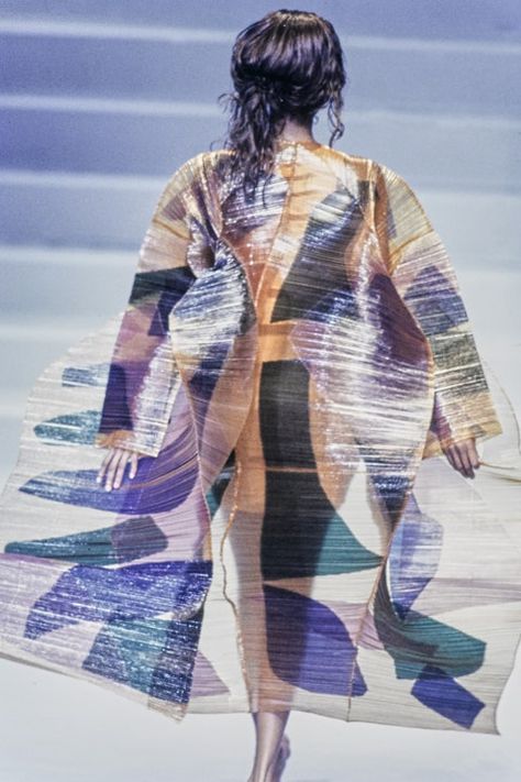 Structural Fashion, Sheer Fashion, Futuristic Fashion, Fashion Project, Textiles Fashion, Issey Miyake, Japanese Fashion, Kimonos, Textile Design