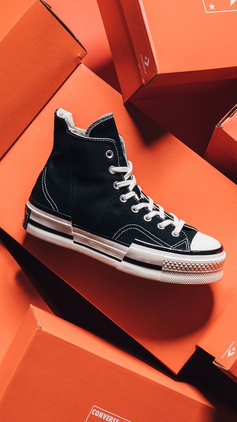 Shop the latest styles from the iconic footwear brand Converse - available now at all retail locations + online. Shop now: https://feature.com/collections/converse Converse Photoshoot, Autumn Outfits 2023, Food Videography, Streetwear Men, Cover Girl, Outfits 2023, Autumn Outfits, Streetwear Men Outfits, High Top Shoes