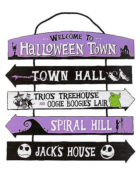 Nightmare Before Christmas Sign, The Nightmare On Elm Street, Christmas Hallway, Nightmare Before Christmas Costume, Classroom Christmas Decorations, Nightmare Before Christmas Ornaments, Nightmare Before Christmas Decorations, Halloween Wood Crafts, Sally Nightmare Before Christmas