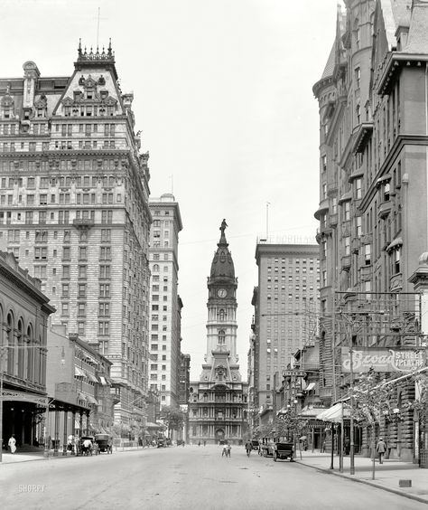 Philadelphia circa 1909. "Broad Street north from Walnut." With City Hall, William Penn and two young friends center stage. Old Philadelphia, Shorpy Historical Photos, Philadelphia History, Philadelphia City Hall, Downtown Philadelphia, Historic Philadelphia, The Dictator, Market Street, City Street