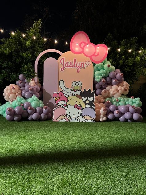 Sanrio Birthday Backdrop, Sanrio Party Backdrop, Hello Kitty Birthday Party Decorations Backdrops, Sanrio First Birthday, Hello Kitty And Friends Birthday Party Decorations, Sanrio Birthday Party Ideas Decoration, Kuromi And My Melody Birthday Party, Sanrio Themed Birthday Party, Hello Kitty Balloon Garland