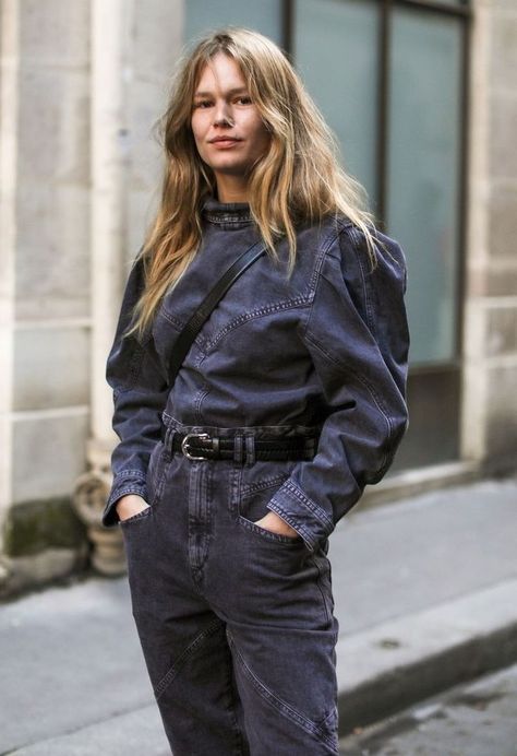 Anna Ewers Street Style, Anna Ewers Hair, Bohemian Wear, Anna Ewers, German Beauty, Street Style Aesthetic, Denim On Denim, Model Street Style, Streetwear Aesthetic