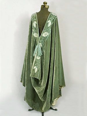 Liberty & Co. velvet burnous, c.1900. Art Nouveau Fashion, 1900s Fashion, 1910s Fashion, Jeanne Lanvin, Vintage Gowns, Antique Clothing, Edwardian Era, Edwardian Fashion, Historical Costume