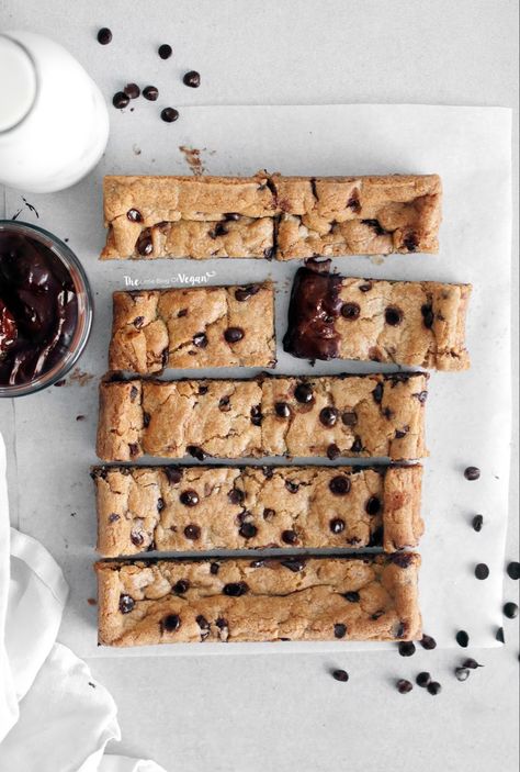 Dunking Cookies, Egg Free Chocolate Chip Cookies, Oatmeal Chocolate Chip Cookie Bars, Chocolate Chip Cookie Bar Recipe, Easy Vegan Cookies, Oatmeal Cookie Bars, Cookie Bars Easy, Chocolate Chip Bars, Gluten Free Chocolate Chip Cookies