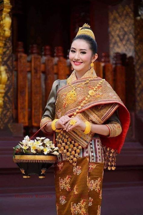 Lao Wedding Dress, Laos Dress, National Costumes Of The World, Lao Dress, Lao Culture, Lao Wedding, Laos Wedding, Laos Clothing, Vietnam Costume