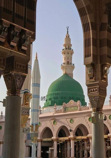 Medina Wallpaper, Islamic Aesthetics, Medina Saudi Arabia, Al Masjid An Nabawi, Prophets In Islam, Madina Sharif, Green Dome, Medina Mosque, Mosque Art