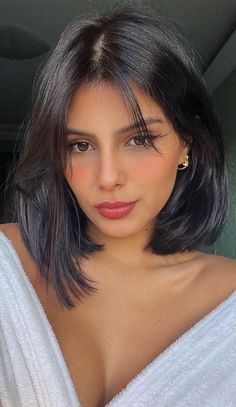 Lob Haircut With Curtain Bangs, Different Haircuts, Hair Lob, Haircut With Curtain Bangs, Straight Bob Haircut, Summer Haircuts, Lob Haircut, Bob Hairstyles For Fine Hair, Short Bob Haircuts