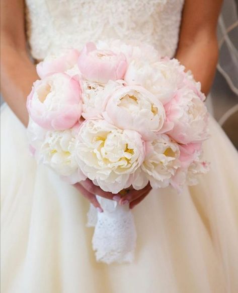 The prettiest peony wedding bouquets ~ KISS THE BRIDE MAGAZINE White Peony Bouquet Wedding, Peony Bridal Bouquet, White Peonies Bouquet, Soft Pink Wedding, Soft Wedding, Bridal Bouquet Peonies, Peony Bouquet Wedding, Key West Wedding, Wedding Bouquets Pink