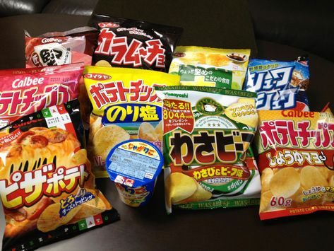 Japanese Chips, Best Potato Chips, Korean Potatoes, Potato Chip Flavors, Japanese Potato, Japanese Candy Snacks, Asian Candy, Korean Snacks, Cute Snacks