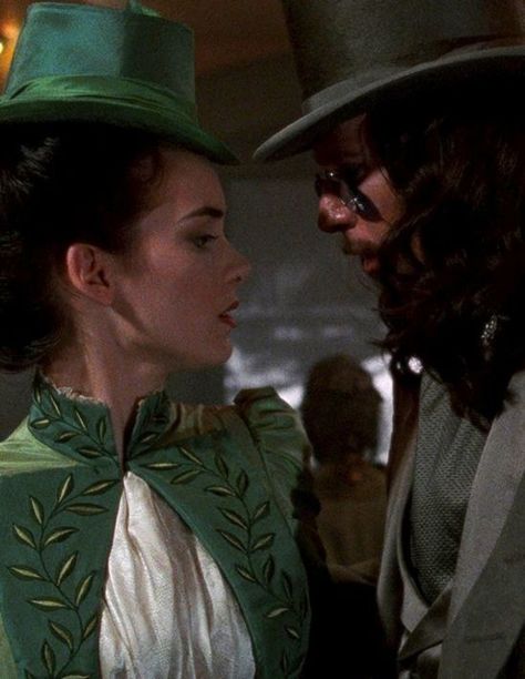 Winona Ryder and Gary Oldman in Bram Stoker’s Dracula - 1992 Gothic Movies, Dracula Costume, 90s Films, Dracula Untold, Winona Forever, Victorian Vampire, Movies 2014, Bram Stoker's Dracula, Bram Stoker