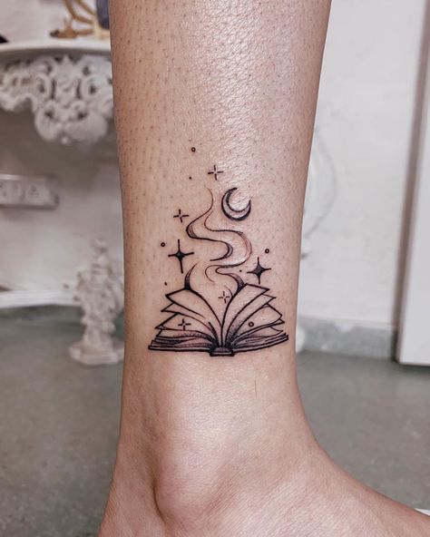 Fantasy Tattoos, J K Rowling, Draw Sketch, Read A Book, Friend Tattoos, Lotus Flower Tattoo, Beautiful Love, I Tattoo, A Book