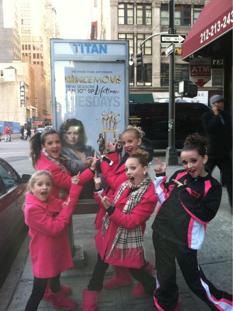 Dance Moms Group Dances, Dance Moms Confessions, Dance Moms Moments, Dance Moms Maddie, Dance Moms Cast, Dance Moms Pictures, Dance Moms Funny, Paige Hyland, Brooke Hyland