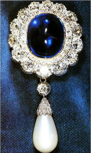 Marie Feodorovna, Dagmar Of Denmark, Romanov Jewels, Sapphire Brooch, Maria Feodorovna, Royal Crown Jewels, Queens Jewels, Royal Crowns, Romanov Dynasty