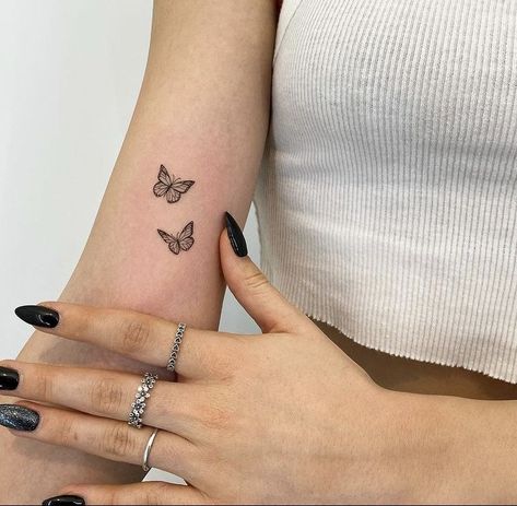 Line Butterfly Tattoo, Line Butterfly, Cute Tattoos For Women, Classy Tattoos, Discreet Tattoos, Dainty Tattoos, Subtle Tattoos, Dope Tattoos, Little Tattoos