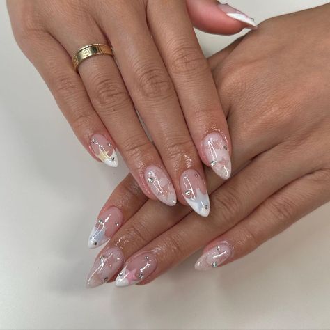 Stargorl⭐️ . . . . #starnails #gelnails #gelxnails #gelx #almondnails #airbrushnails #summernails #nailinspo #pinterestnails… | Instagram Kutek Disney, Unghie Sfumate, Acrylic Press On Nails, Grunge Nails, Casual Nails, Pretty Gel Nails, Almond Nails Designs, Soft Nails, Neutral Nails