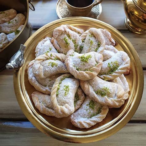 Persian Ghotab recipe - Cooking County Persian Pastries, Iranian Desserts, Persian Sweets, Persian Desserts, Persian Tea, Turkish Sweets, Iran Food, Persian Recipes, Middle East Food