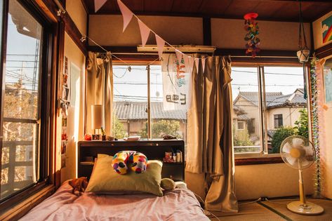 Japanese Cozy Home, Old Japanese Bedroom, Cozy Japanese Apartment, Old Japanese Apartment, Cozy Japanese Bedroom, Cute Japanese House, Cute Japanese Room, Kyoto Apartment, Japanese Room Bedrooms