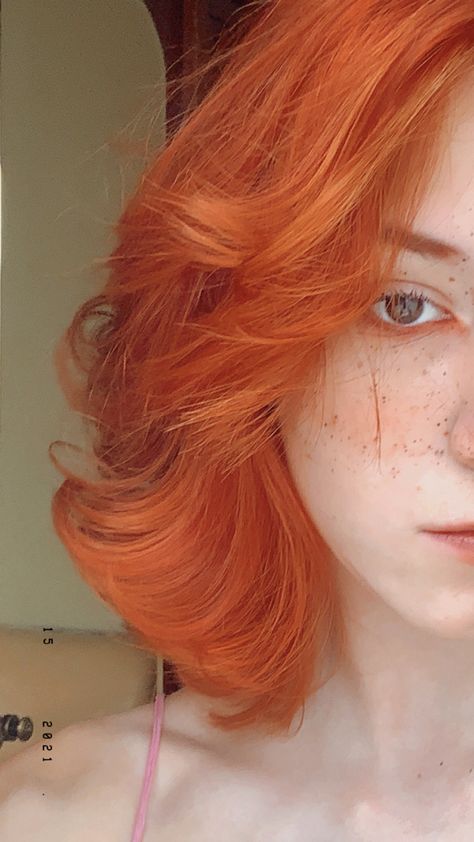 Orange Hair Reference, Ginger Hair Short Aesthetic, Orange Red Hair Aesthetic, Redhead Short Hair Aesthetic, Cute Hairstyles For Ginger Hair, Medium Length Orange Hair, Short Ginger Hair Aesthetic, Short Red Hair Aesthetic, Aesthetic Orange Hair