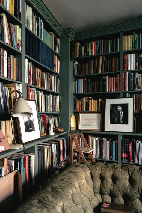 Green Bookshelf, Green Bookshelves, Georgian Interiors, Georgian Townhouse, Dream Library, Library Room, Home Library Design, Interiors Magazine, Georgian Homes