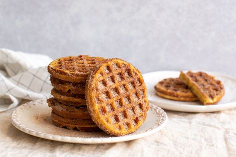 Sweet Chaffles, Chaffles Keto, Keto Chaffles, Dessert Snacks, Low Carb Sweeteners, Waffles Maker, Keto Ideas, Carb Foods, Food Chicken