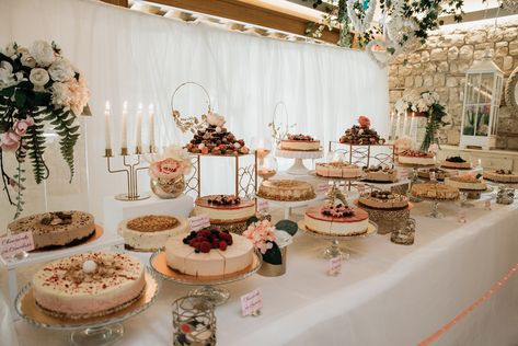 Wedding Desserts Cheesecake, Wedding Dessert Table Cheesecake, Mini Cheesecakes Wedding Display, Cake Station Wedding, Cheesecake Bar Wedding Ideas, Cheesecake Station Wedding, Cheesecake Bar At Wedding, Cheesecake Bars Wedding, Cheesecakes For Weddings