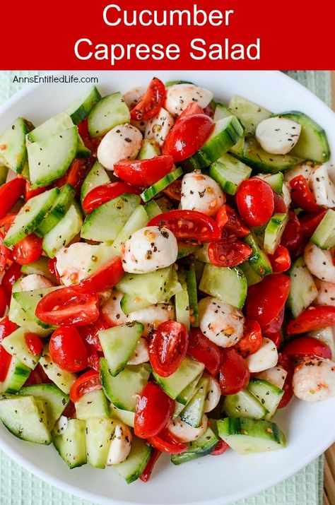 Cucumber Caprese Salad, Salad Caprese, Salad Macaroni, Cucumber And Tomato, Caprese Salad Recipe, Steak Side Dishes, Resep Salad, Cucumber Recipes, Macaroni Salad