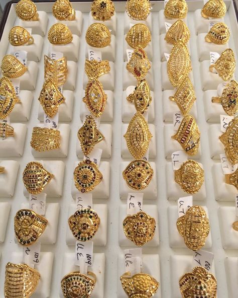 Zevar on Instagram: “Our rings are sorted and waiting for you to pick up #zevar #newyearnewstyle #sorted #buyme” Aada Khan, Rajputi Jewellery, Unique Gold Jewelry Designs, Gold Finger Rings, Delicate Gold Jewelry, Arm Art, Elegant Jewellery, Cute Engagement Rings, Gold Jewelry Simple Necklace