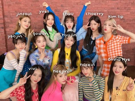 New Jeans Group Photo With Names, Loona Names, Loona Ot12, Olivia Hye, Group Photos, Kpop Groups, Pop Group, Milestones, بلاك بينك