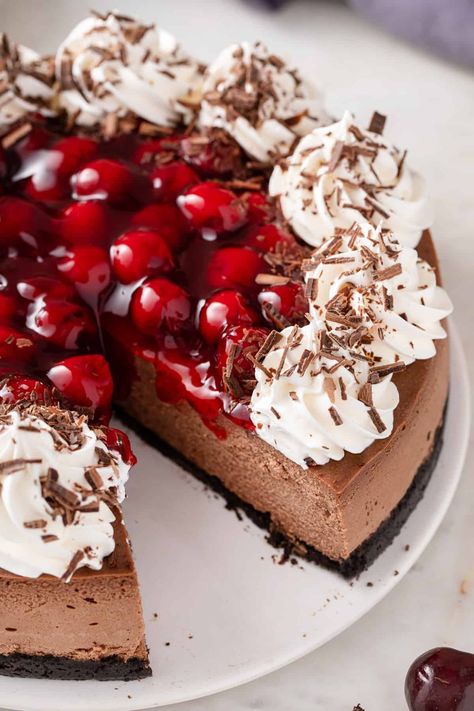 Decadent Black Forest Cheesecake - My Baking Addiction Cream Chocolate Cake, Chocolate Coffee Cake, Black Forest Cheesecake, Chocolate Cake With Coffee, Cookie Dough Cake, Ice Cream Chocolate, 17 Birthday, Strawberry Donuts, Ice Cream Cupcakes