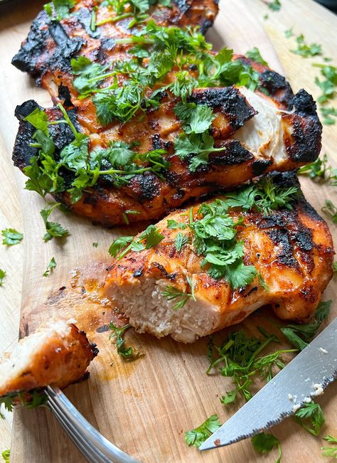 Hot Honey Grilled Chicken, Honey Grilled Chicken, Honey Chicken Breast, Chicken With Herbs, Hot Honey Recipe, Dried Spices, Hot Honey Chicken, Honey Chicken Recipe, Crisp Salad