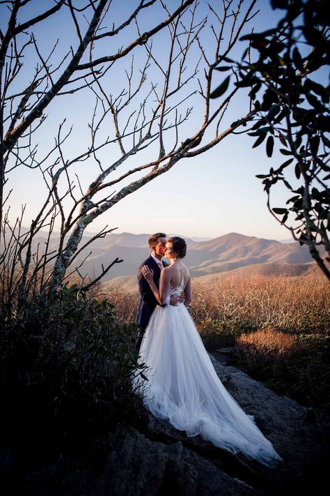 Craggy Gardens, Mountain Wedding Photos, Smoky Mountain Wedding, Beautiful Wedding Photography, Bridesmaids Photos, Knoxville Wedding, West Wedding, Bride And Groom Pictures, Tennessee Wedding