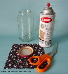 How to Decorate Jar Lids with Fabric Recycle Jars, Glass Jars Diy, Jar Lid Crafts, Jar Lid Cover, Diy Bottle Cap Crafts, Baby Jars, Jars Diy, Recycled Jars, Mason Jar Centerpiece