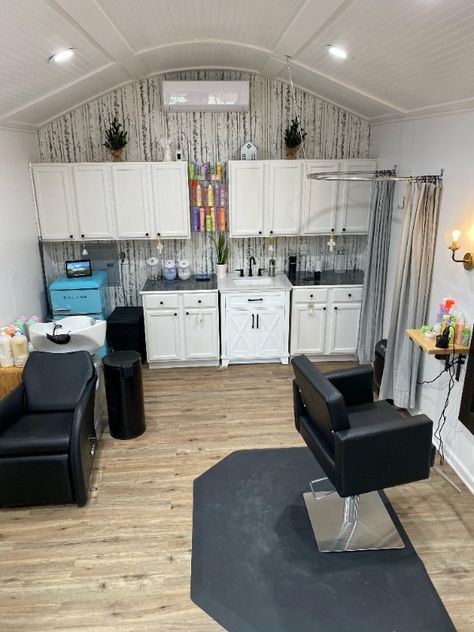 She Shed Salon Ideas, Small Salon Suite Ideas Interior Design, Shed Salon Ideas, Small Salon Suite Ideas Layout, Small Salon Suite Ideas, Mobile Beauty Salon, Salon Suite Decor, Small Salon, Hair Salon Marketing