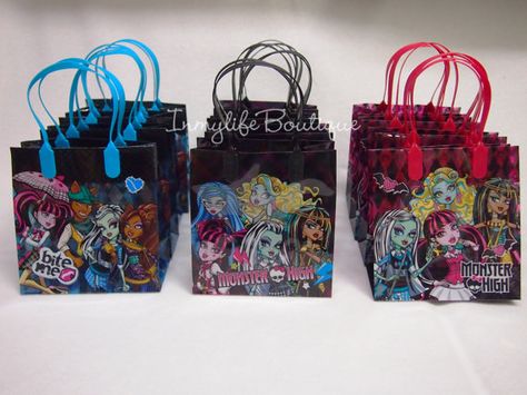 12 Lot MONSTER HIGH Party Favors Bags Goodie by InMyLifeBoutique, $13.90 Monster High Bedroom, Monster High Birthday Party, Slumber Party Games, Avenger Birthday Party, Doll Scenes, Monster High Party, Monster Birthday Parties, Turtle Birthday, Monster High Characters