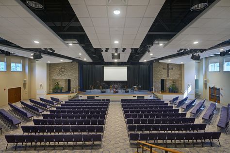 500 seats Church Floor Plans, Chapel Architecture, Church Design Sanctuary, Church Building Plans, Church Building Design, Auditorium Design, Church Branding, Church Interior Design, Master Planning