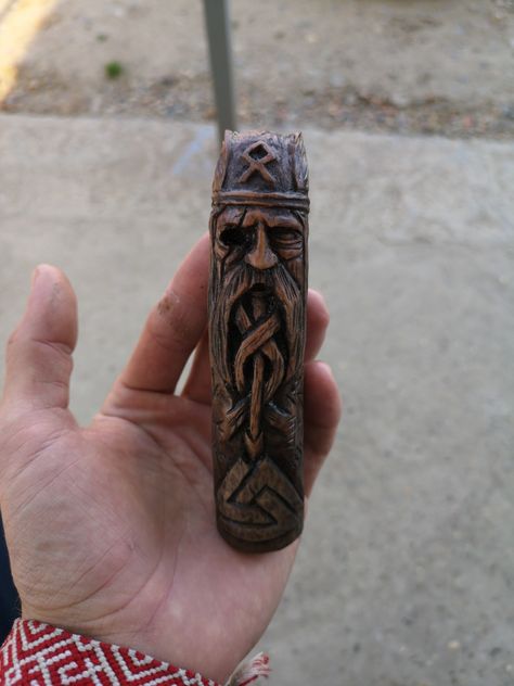 Norse Wood Carving, Viking Wood Carving, Wood Carving Art Sculpture, Wood Carving Faces, Pagan Crafts, Simple Wood Carving, Wood Jewelery, Woodworking Shop Layout, Wooden Words