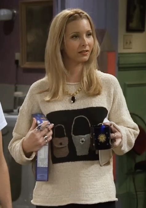 #friends Friends Phobie Outfits, Phobie Friends, Phoebe Buffay Haircut, Pheobe Buffet Outfits, Phoebe From Friends Outfits, Phoebe Buffay Necklace, Phoebe Friends Outfits, Phoebe Buffay Aesthetic, Phoebe Outfits