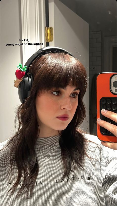 Sonny Headphone, Nicole Rafiee Outfits, Cute Headphones, Mirror Selfie Poses, Cute Presents, Sonny Angel, Selfie Poses, Simple Trendy Outfits, Just Girly Things