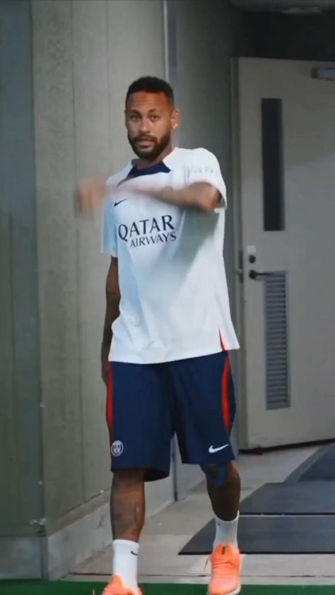 #dance#neymar Neymar Dance, Neymar Wallpapers, Neymar Videos, Football Neymar, Funny Football Videos, Soccer Videos, Football Tricks, Funny Soccer Videos, Football Workouts