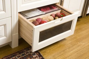 A low-level drawer with a mesh screen front is ideal for fruit and veg storage. - American Classic traditional-kitchen Classic Traditional Kitchen, Vegetable Drawer, Drawers Design, Produce Storage, Vegetable Storage, Drawer Design, Traditional Kitchen, Kitchen Counter, New Kitchen