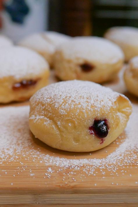 When most people think of indulgent, deep-fried dough to eat en masse before Lent begins, their minds probably turn to the Creole staple, beignets. But New Orleans does not have a monopoly on Fat Tuesday or on doughnuts. For Polish-Americans, the day before Lent is all about pączki.Amazing Dessert Recipes to Try at HomePronounced POHNCH-kee, pączki are indeed a bit like traditional jelly-filled doughnuts in that they are fried, filled with jelly or custard, and absolutely smothered in powdered s Paczki Recipe Air Fryer, Air Fryer Filled Donut Recipes, Air Fryer Jelly Donut Recipes, Air Fryer Doughnut Recipes, Air Fryer Donut Recipes, Air Fryer Beignets, Air Fryer Doughnut Recipe, Amazing Dessert Recipes, Jelly Donuts Recipe