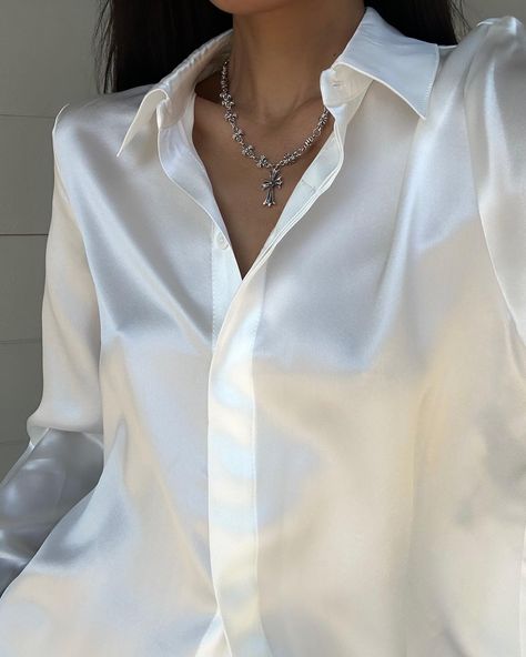 Satijnen Blouses, Satin Blouse Shirts, Satin Shirts, Satin Bluse, Satin Blouses, Summer Dress Outfits, Women's Casual Style, Satin Blouse, Mode Inspo