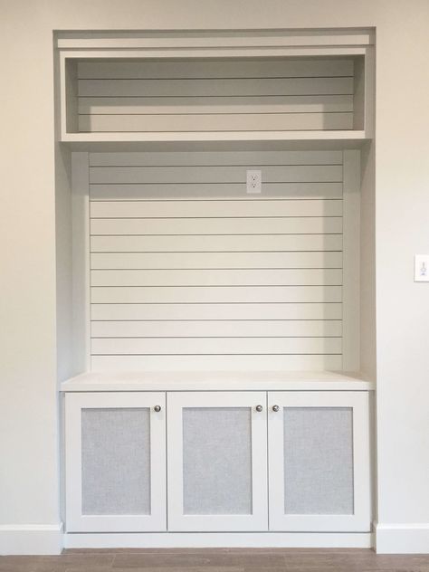 Built In Closet With Tv, Closet With Tv, Modern Tv Walls, Cabinet For Tv, Tv Niche, Built In Tv Cabinet, Built In Tv Wall Unit, Pavers Design, Tv Nook