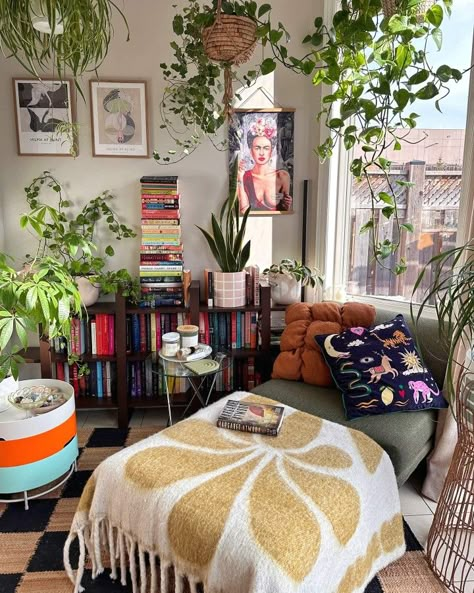 Vintage Maximalist Decor, Lots Of Plants, Decor 2024, Maximalist Decor, Apartment Decor Inspiration, Apartment Inspiration, Living Room Inspo, Dream Rooms, Dream House Decor