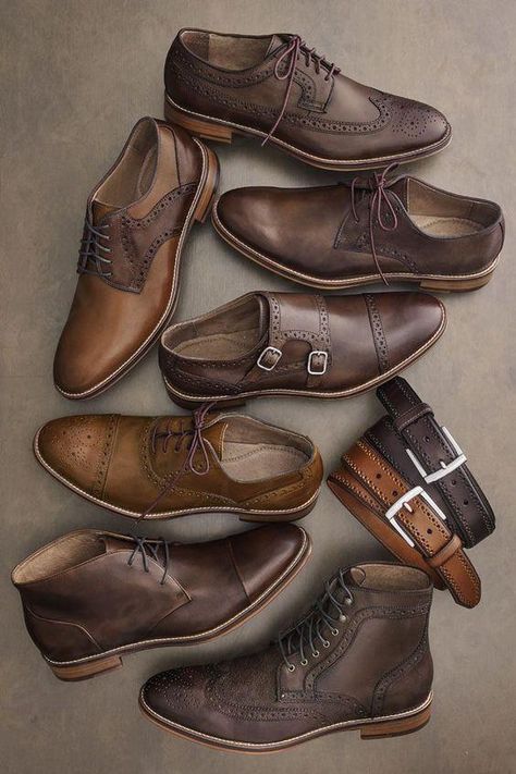 Punch Up Your Style: Perforations add a dash of personality to wardrobe with Johnston & Murphy Men's boots or wingtips. Sandal Kulit, Mens Boots Fashion, Elegante Casual, Man Ray, Every Man, Mens Fashion Shoes, Mens Fashion Trends, Winter Shoes, Formal Shoes