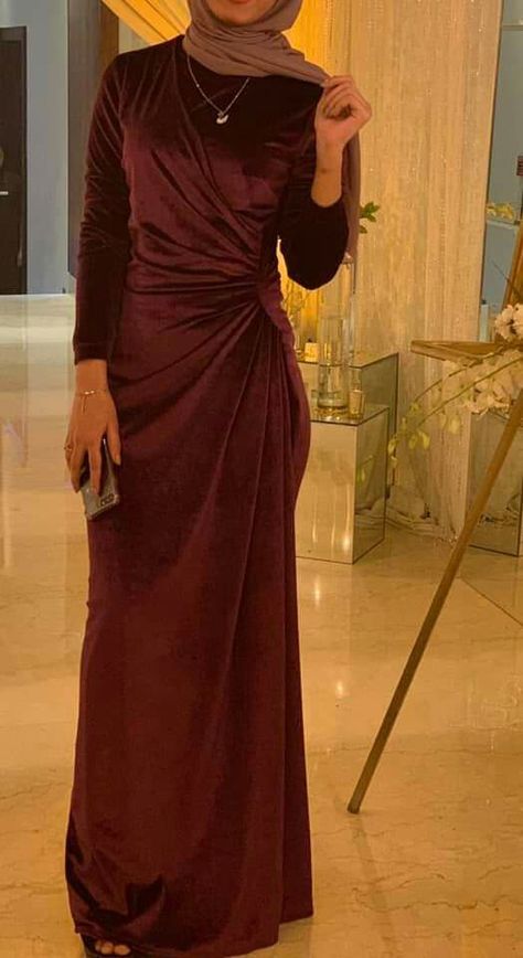 Classy Hijab Dress, Bresmaid Dresses Muslim Weddings, Prom Dress Hijab Elegant, Bridesmade Hijab, Dress Perpisahan Hijab, Velvet Dress Hijab, Prom Hijab Dresses, Promnight Style, Hijabi Bridesmaid Dresses